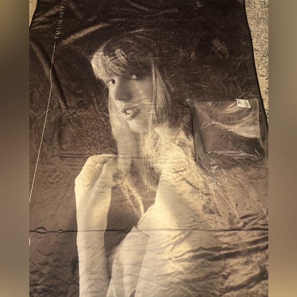 TTPD Blanket - Picture 2 of 7